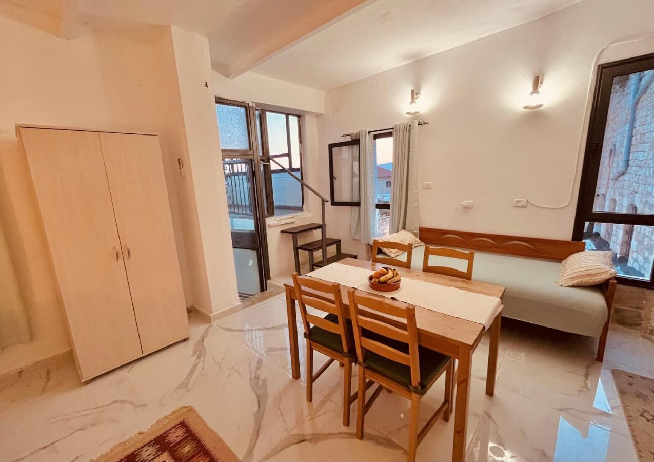 Mishpahat Price Safed Exterior photo
